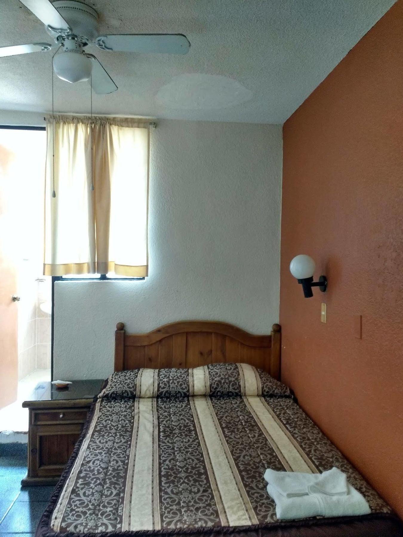 Hotel Plaza Aleman 레온 외부 사진
